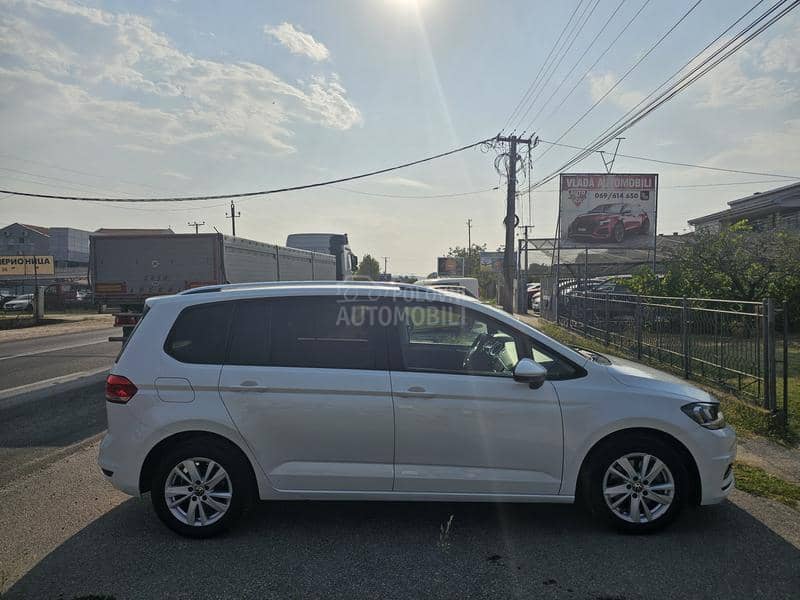 Volkswagen Touran 2.0 TDI DSG7 7S