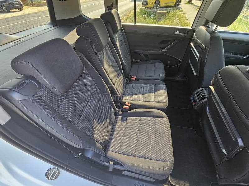 Volkswagen Touran 2.0 TDI DSG7 7S