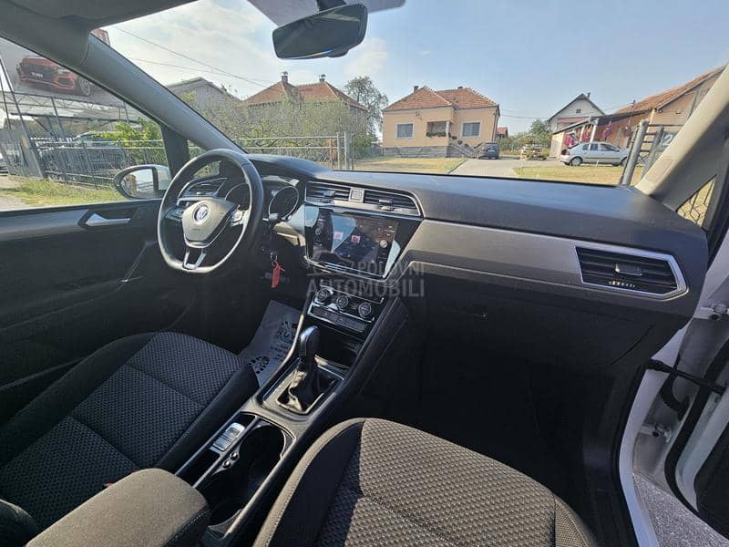 Volkswagen Touran 2.0 TDI DSG7 7S