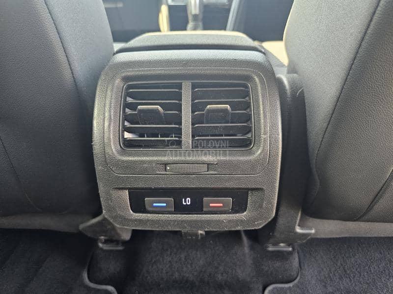 Volkswagen Touran 2.0 TDI DSG7 7S