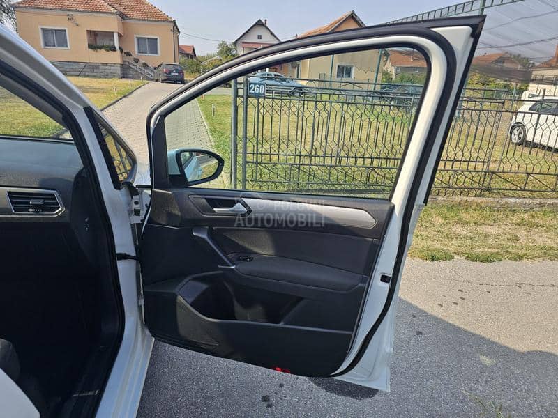 Volkswagen Touran 2.0 TDI DSG7 7S