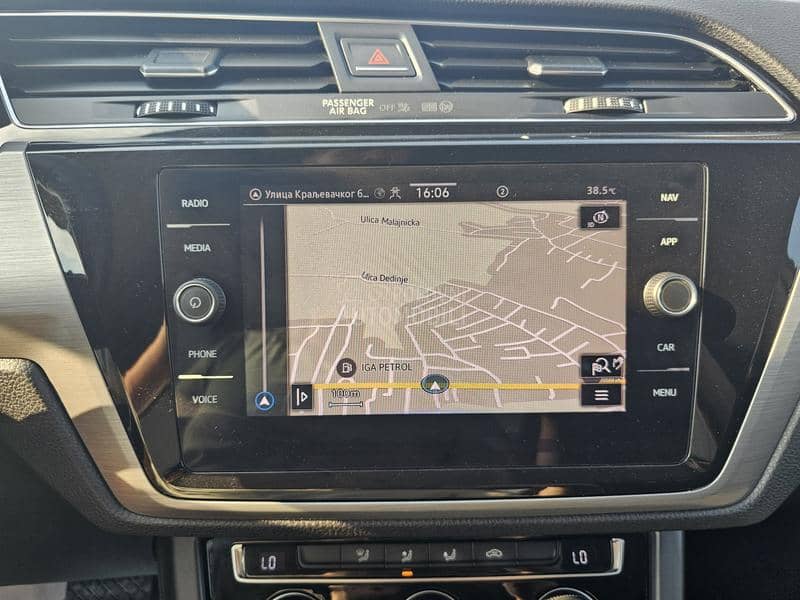 Volkswagen Touran 2.0 TDI DSG7 7S