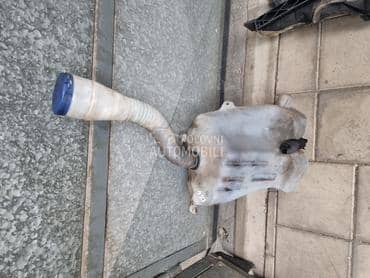 boca za brisace za Citroen DS4 od 2010. do 2015. god.