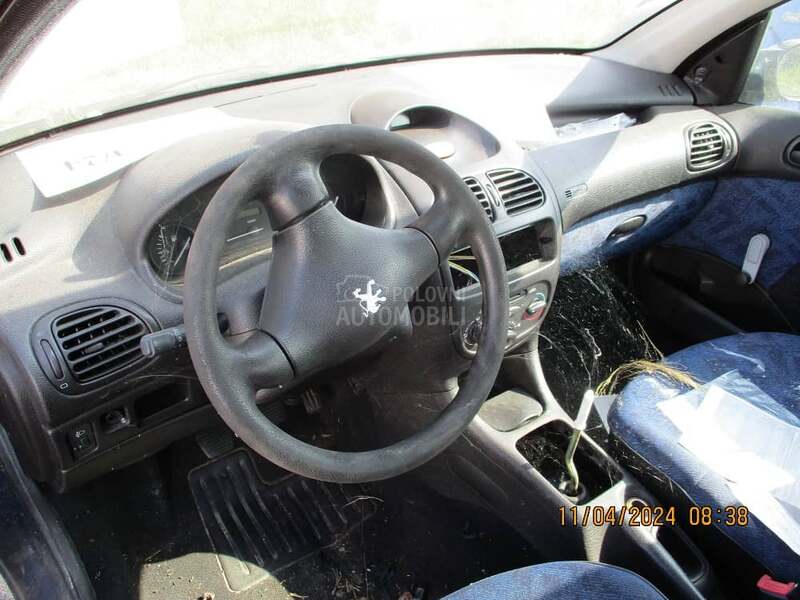 Peugeot 206 2.0 D 2001. god. -  kompletan auto u delovima
