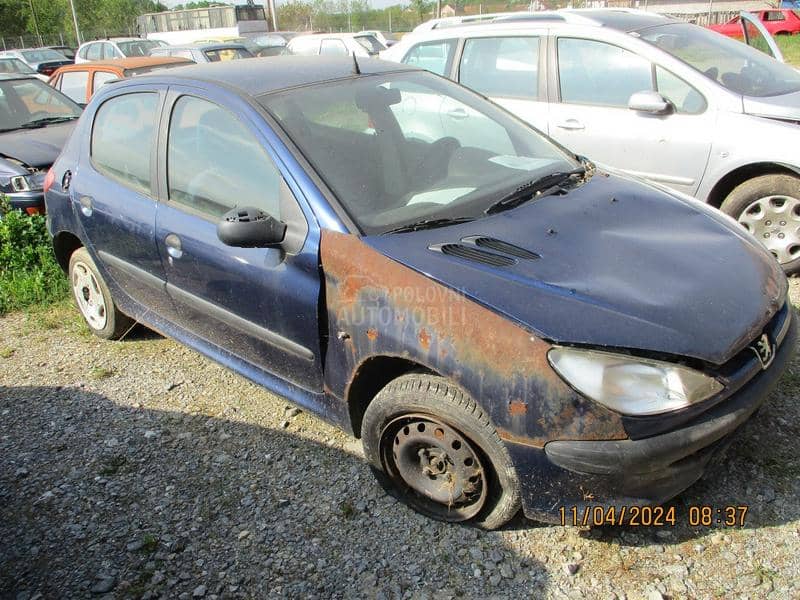 Peugeot 206 2.0 D 2001. god. -  kompletan auto u delovima