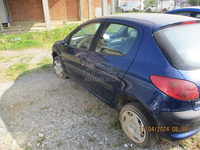 Peugeot 206 2.0 D 2001. god. -  kompletan auto u delovima