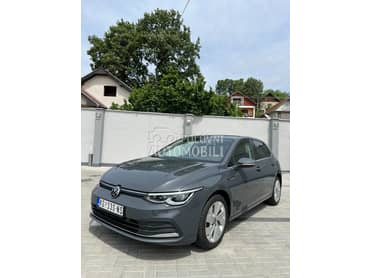 Volkswagen Golf 8 1.5 eTSI DSG STYLE