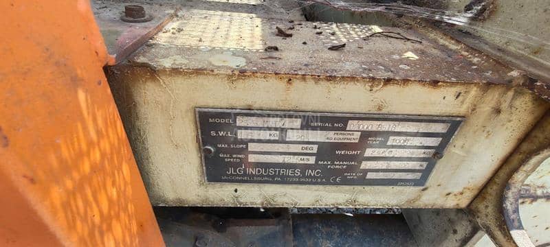 JLG 2WD