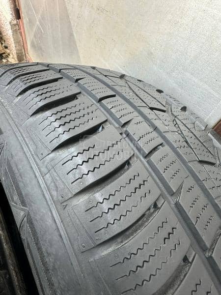 Hankook 215/65 R16 Zimska