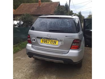zadnji branik siva boja w 164 za Mercedes Benz ML 280, ML 300, ML 320 ... od 2004. do 2008. god.