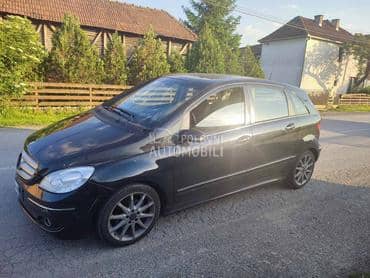 Mercedes Benz B 180 B180 2004. god. -  kompletan auto u delovima