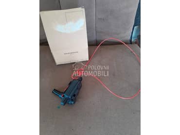 Brava za otvaranje rezervoara za Volkswagen Tiguan, T-Roc, T-Cross od 2016. do 2024. god.