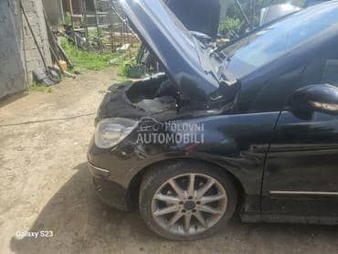 levo blatobran krilo za Mercedes Benz B Klasa od 2004. do 2010. god.