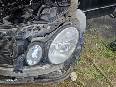 levi far ksenon za Mercedes Benz E Klasa od 2002. do 2006. god.