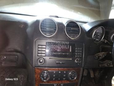 fabrički radio za Mercedes Benz GL Klasa, ML Klasa, R Klasa