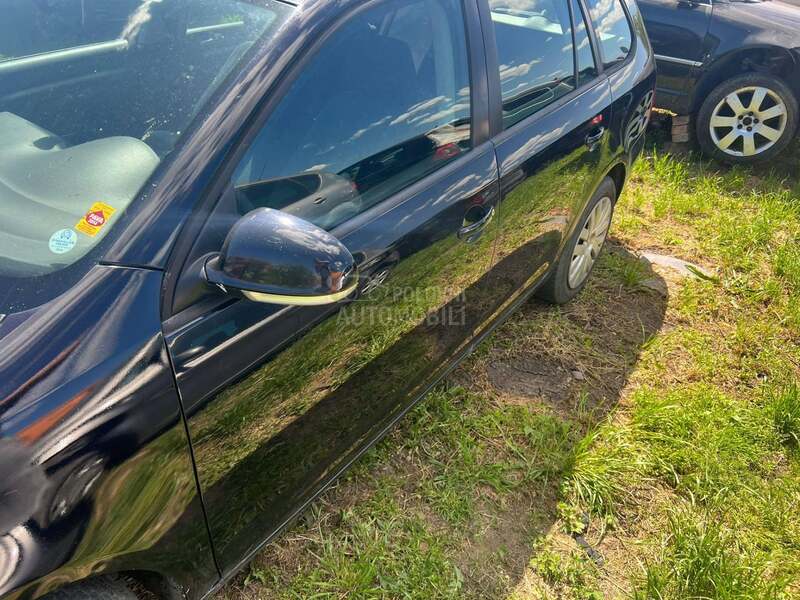 Poklopac motora