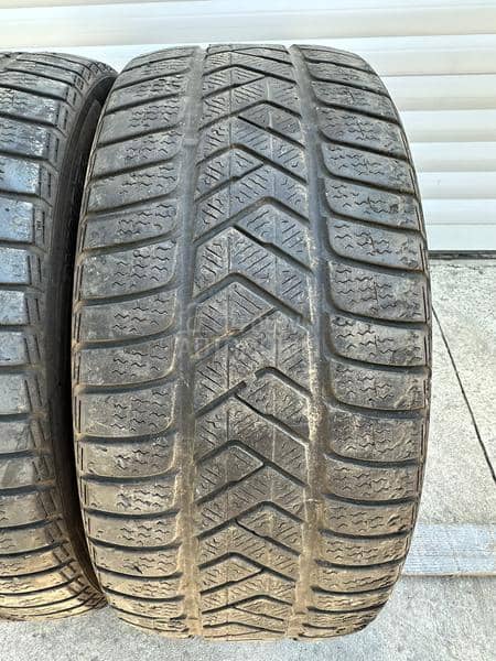 Pirelli 245/45 R19 Zimska