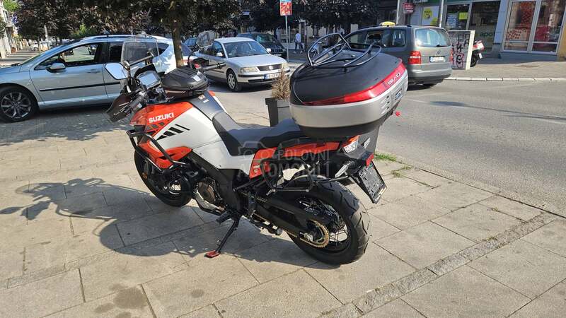 Suzuki V STROM 1050XT