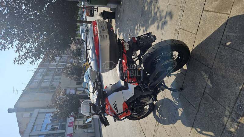 Suzuki V STROM 1050XT