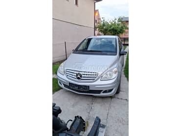 Mercedes Benz B Klasa 2007. god. -  kompletan auto u delovima