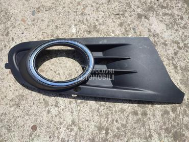 Desna rešetka sa maglenkom za Volkswagen Golf 6 od 2008. do 2013. god.