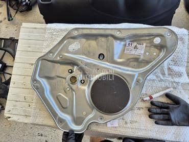 Podizac zadnji desni za Volkswagen Golf 6 od 2009. do 2013. god.