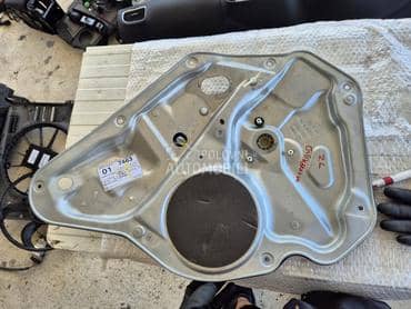 Podizac zadnji levi za Volkswagen Golf 5 od 2009. do 2013. god.