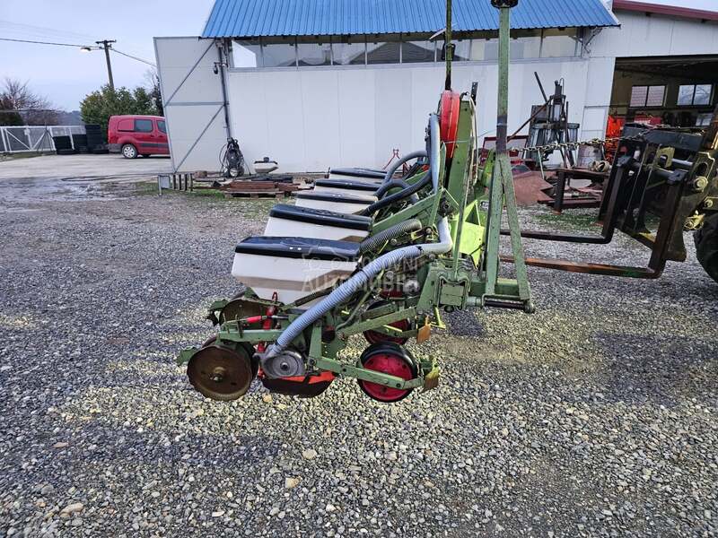 Kuhn Nodet planter 2