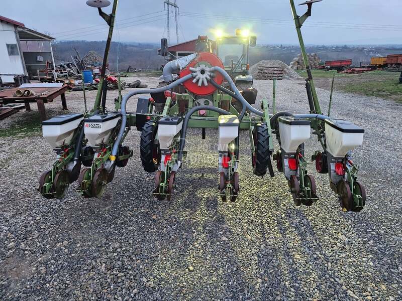 Kuhn Nodet planter 2