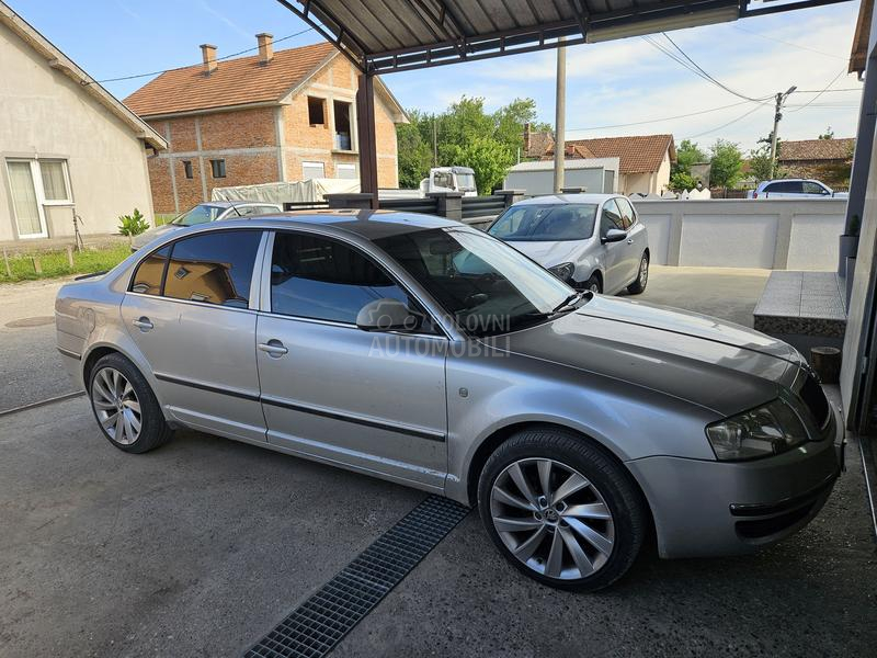 Škoda Superb 2006. god. -  kompletan auto u delovima