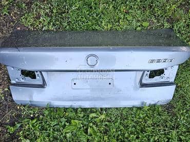 gepek vrata g30 za BMW Serija 5