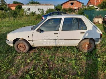 Peugeot 205 -  kompletan auto u delovima