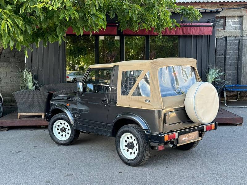 Suzuki SJ Samurai 