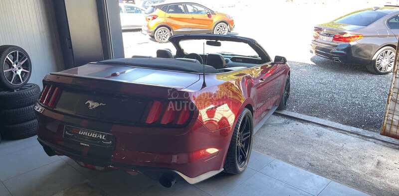 Ford Mustang 