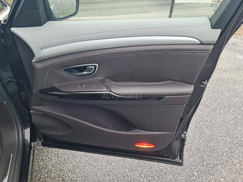 Renault Espace INITIALE