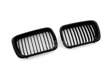 Maska Grill Crni E36 za BMW 315, 316, 318 ...