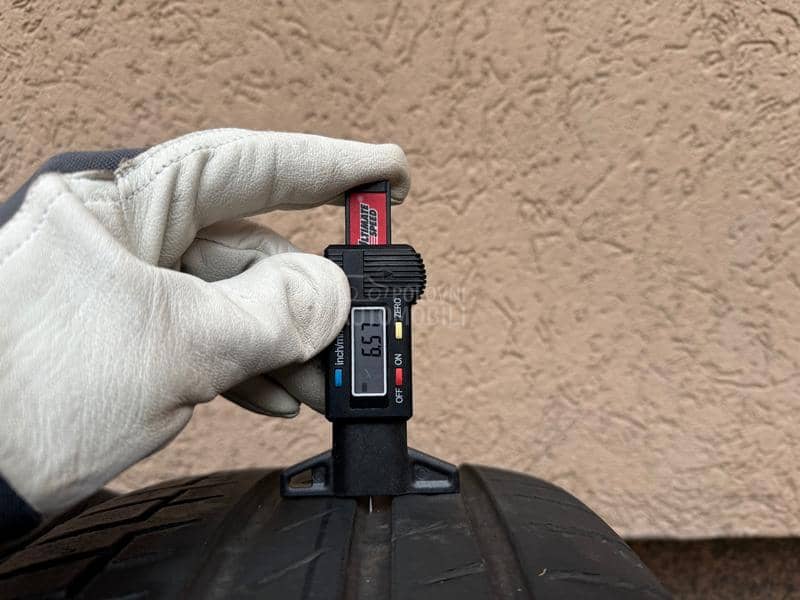 Continental 215/55 R18 Letnja