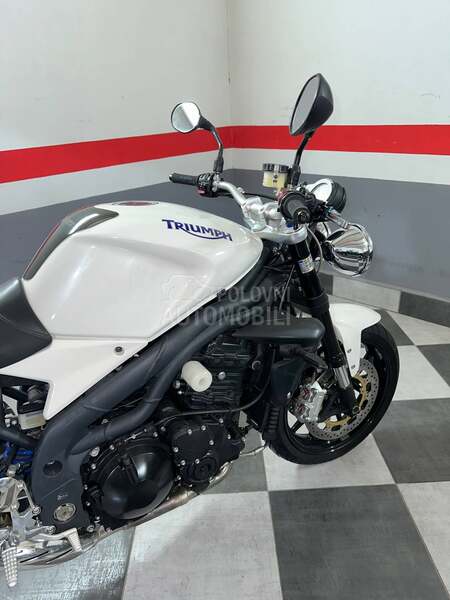 Triumph Speed triple 1050