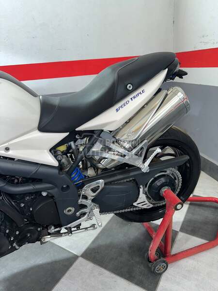 Triumph Speed triple 1050