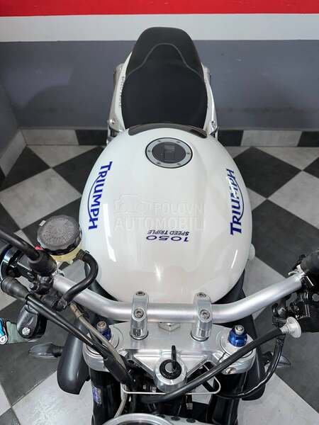 Triumph Speed triple 1050