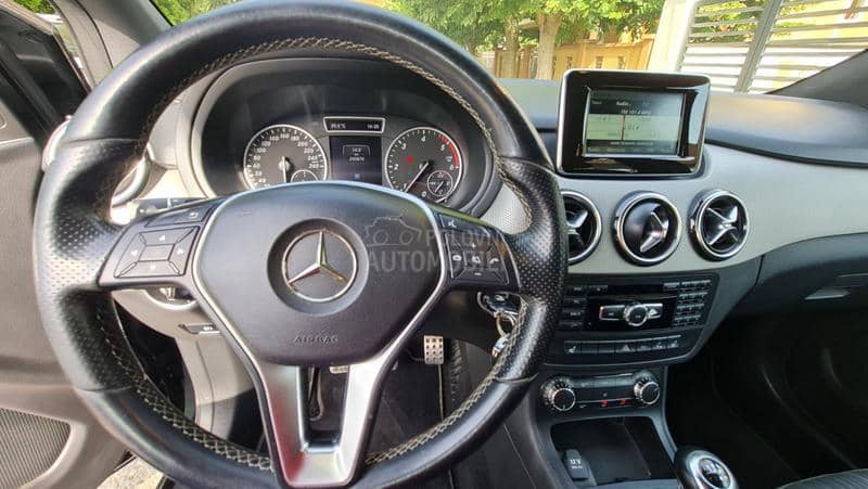 Mercedes Benz B 180 