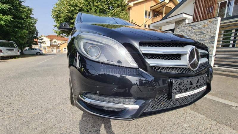 Mercedes Benz B 180 