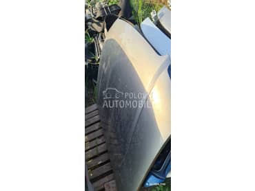 Hauba za Audi A4 od 2001. do 2004. god.