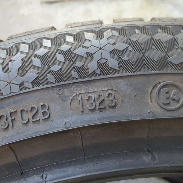 Continental 235/45 R21 Zimska