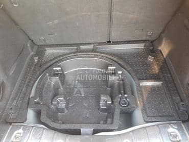 Stiropor u gepeku za Peugeot 207