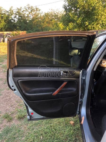 Mahagoni lajsne i detalji