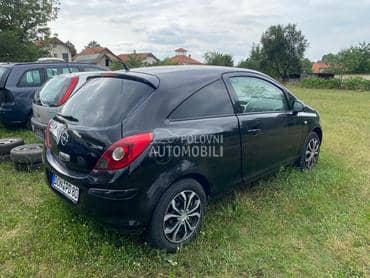Opel Corsa D 2009. god. -  kompletan auto u delovima