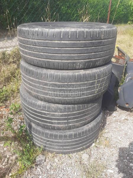 Continental 215/55 R17 Letnja