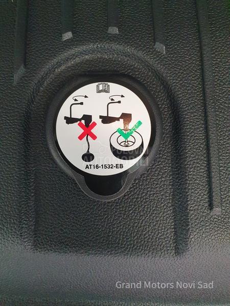 Ford Courier 1.0 b VAN