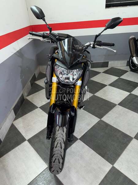 Yamaha Mt 09 akrap